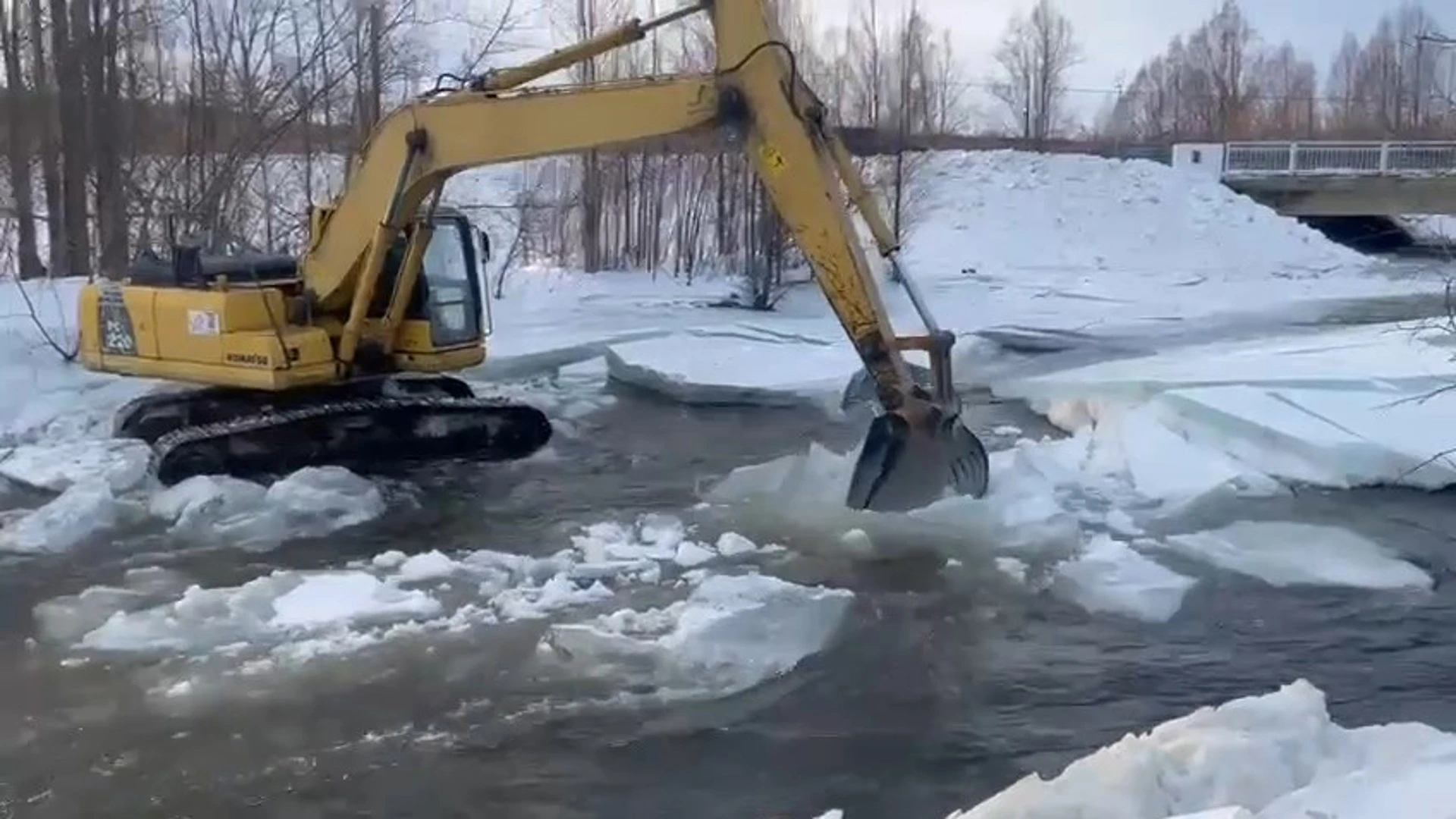 Власти Магадана ввели режим ЧС в подтопленном поселке Снежный