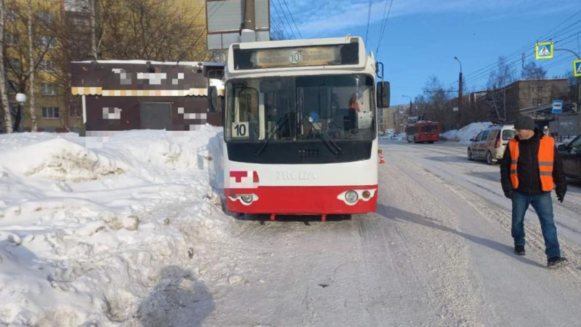 В Ижевске водитель троллейбуса сбил женщину на пешеходном переходе