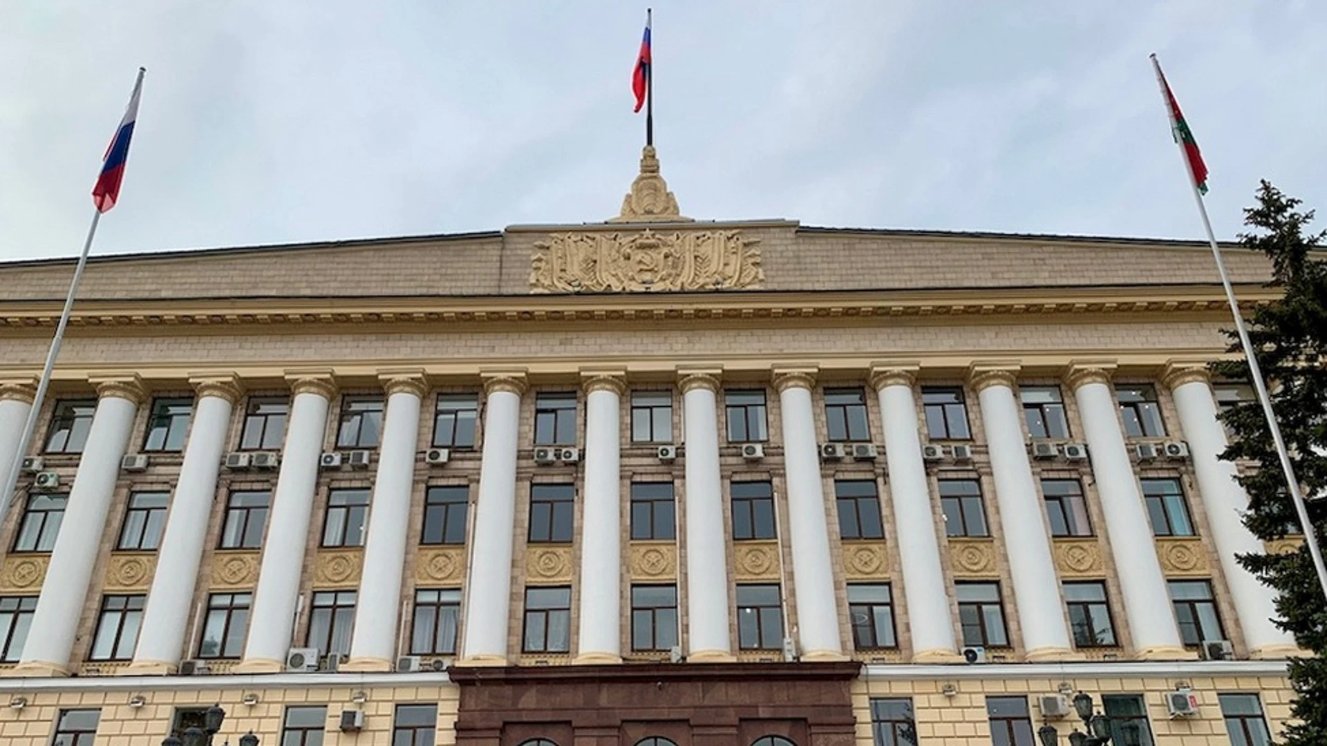 Зарплаты липецким водителям скорой, нянечкам и тренерам повысят с 1 марта