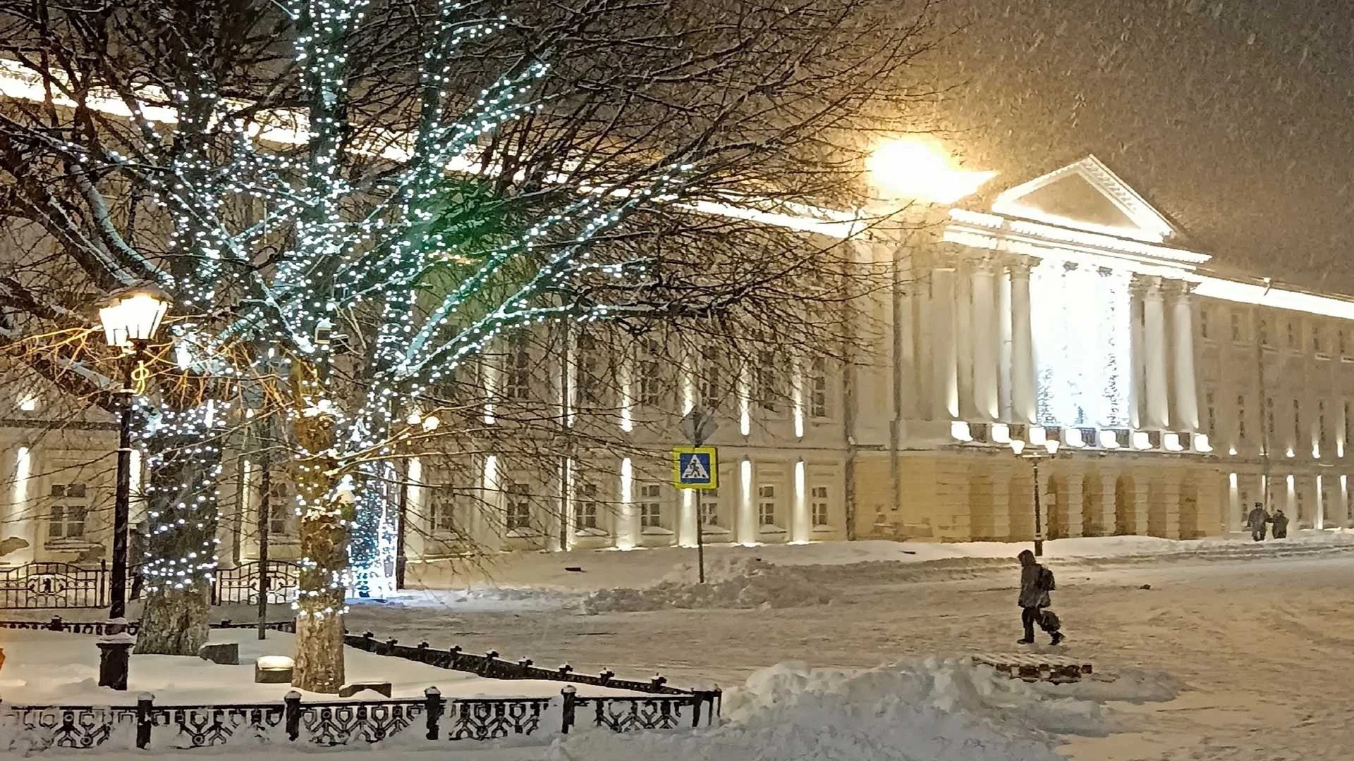 В Ярославской области хотят запустить конкурс на лучшую подсветку здания