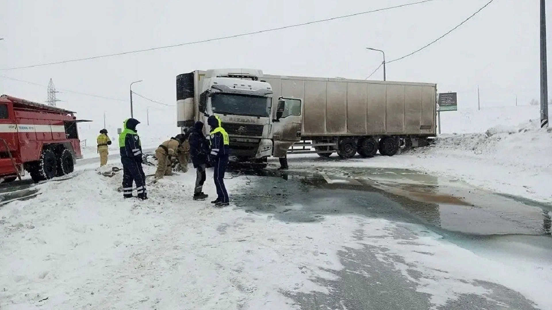 Разлив топлива произошел на трассе в Челябинской области