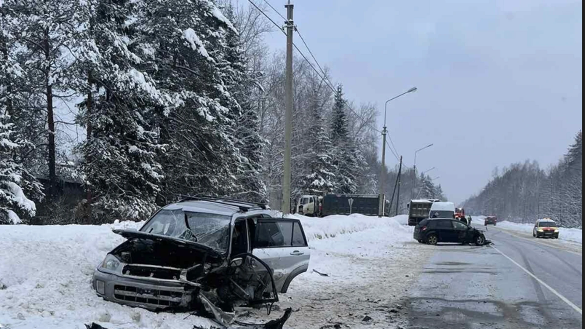 При столкновении автомобилей в Ивановской области пострадали 4 человека