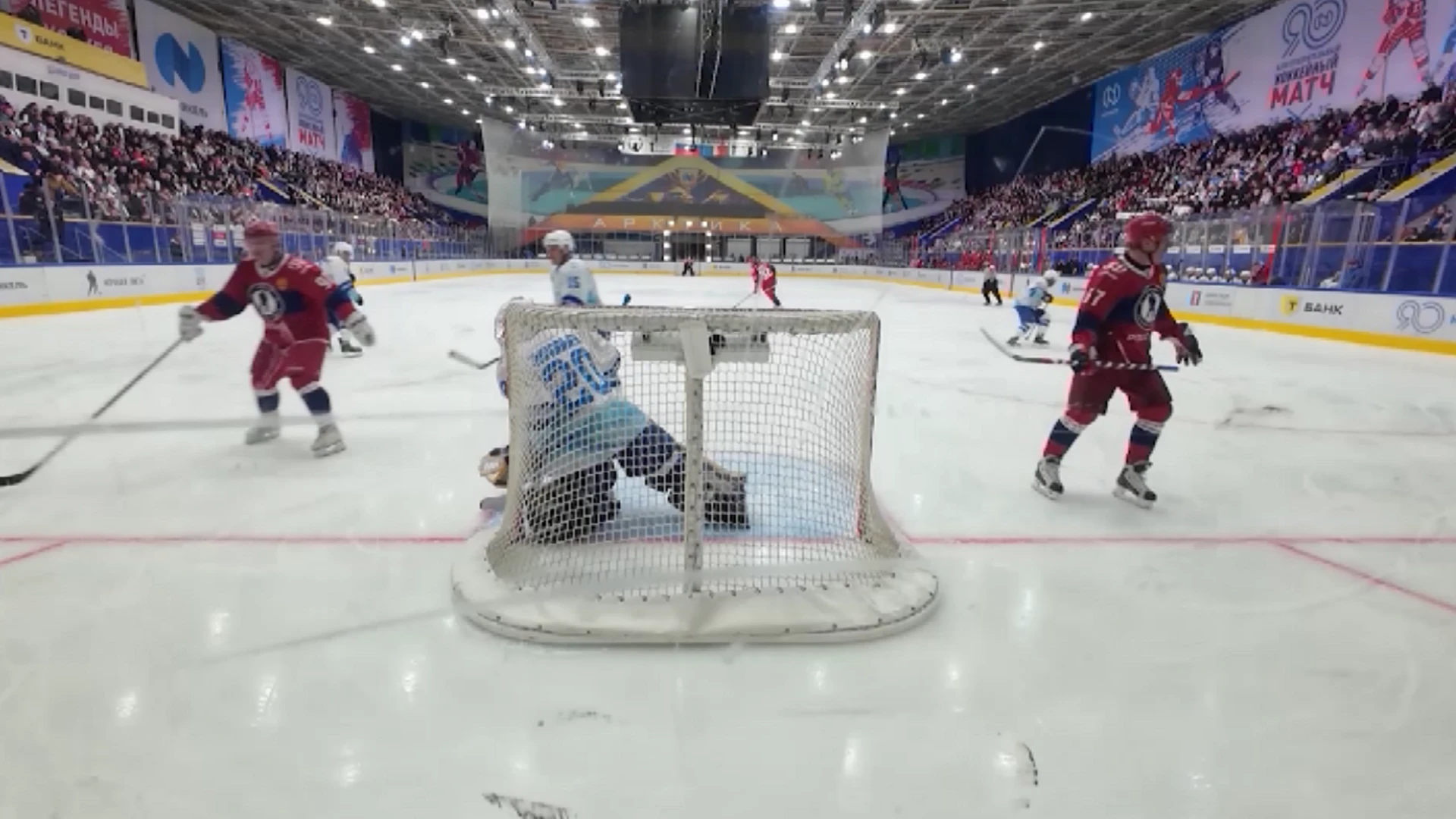 En Norilsk se celebró un partido de caridad con la participación de estrellas nacionales de hockey