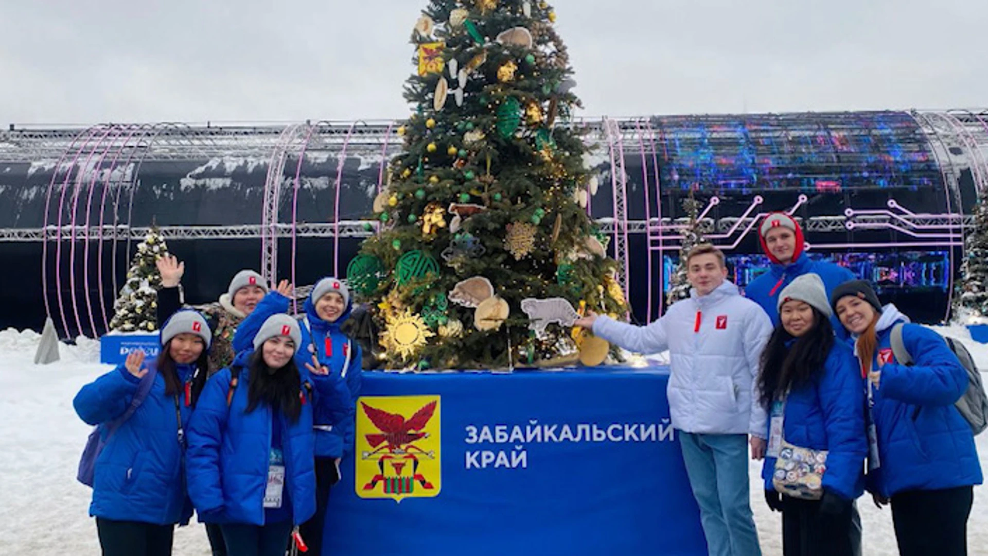 Забайкальские школьники побывали на церемонии открытия Съезда Движения Первых в Москве