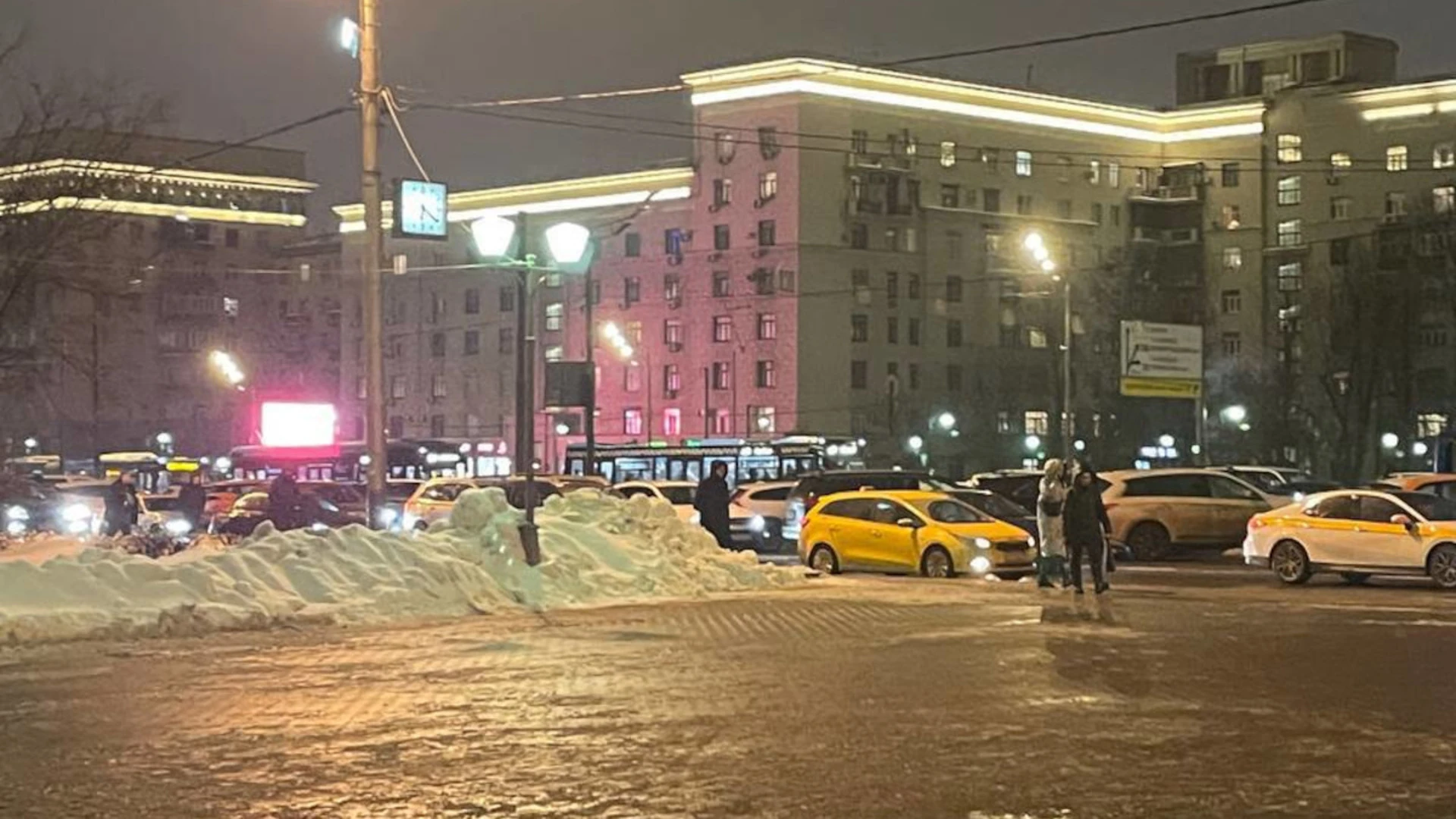 Массовая авария произошла на Кутузовском проспекте в Москве