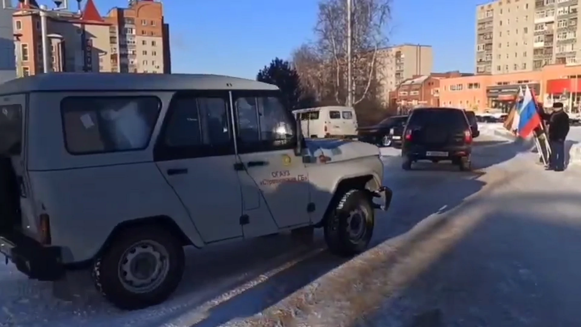 Три автомобиля и партию гуманитарного груза отправили стрежевчане в зону СВО