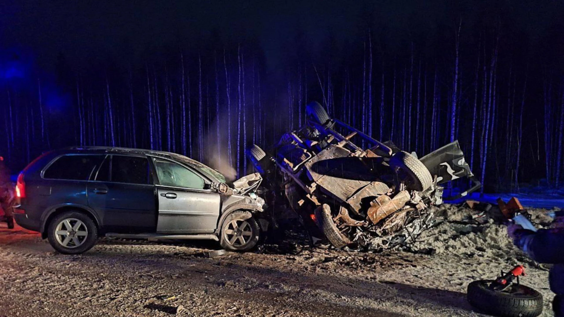 Четыре человека погибли в жесткой аварии на федеральной трассе в Карелии