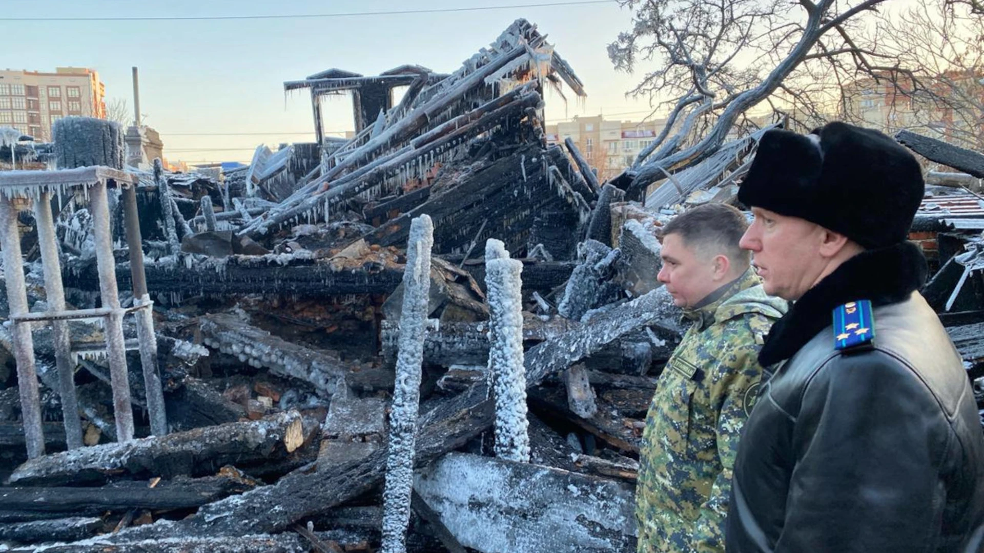 Тела трех человек найдены на месте ночного пожара в Астрахани