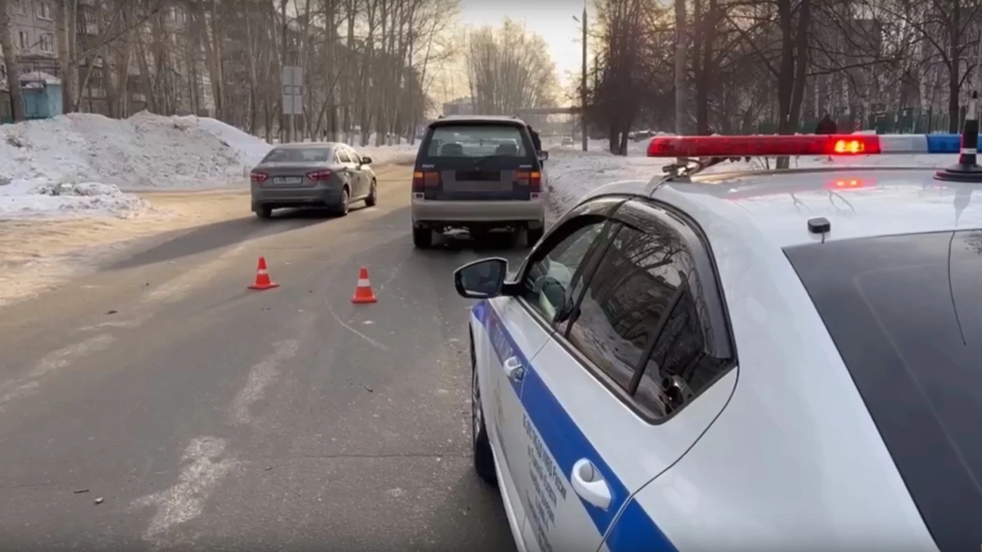 Мужчину и женщину сбил автомобиль на пешеходном переходе в Томске