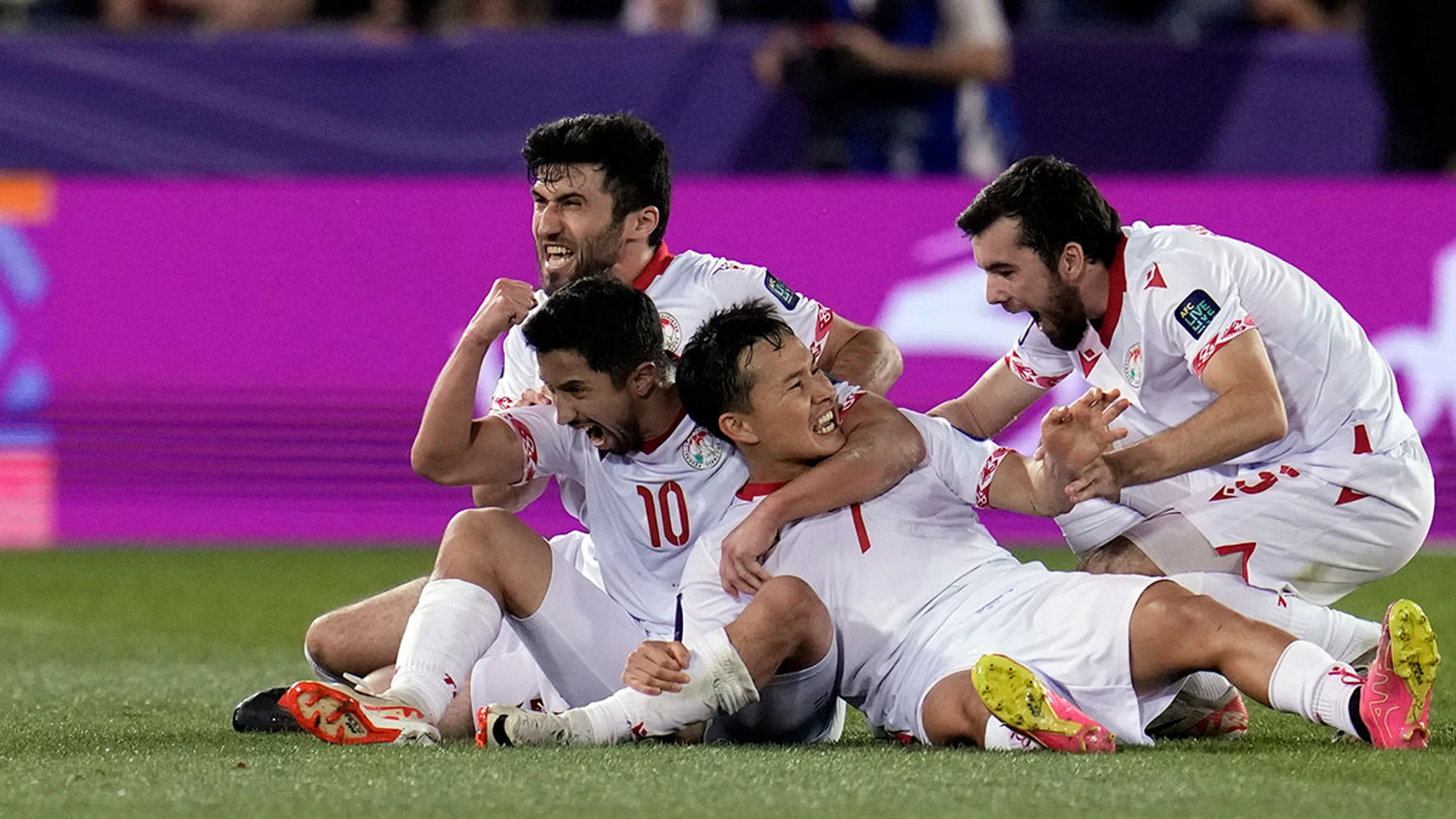 Футболисты Таджикистана победили в матче Asian Cup