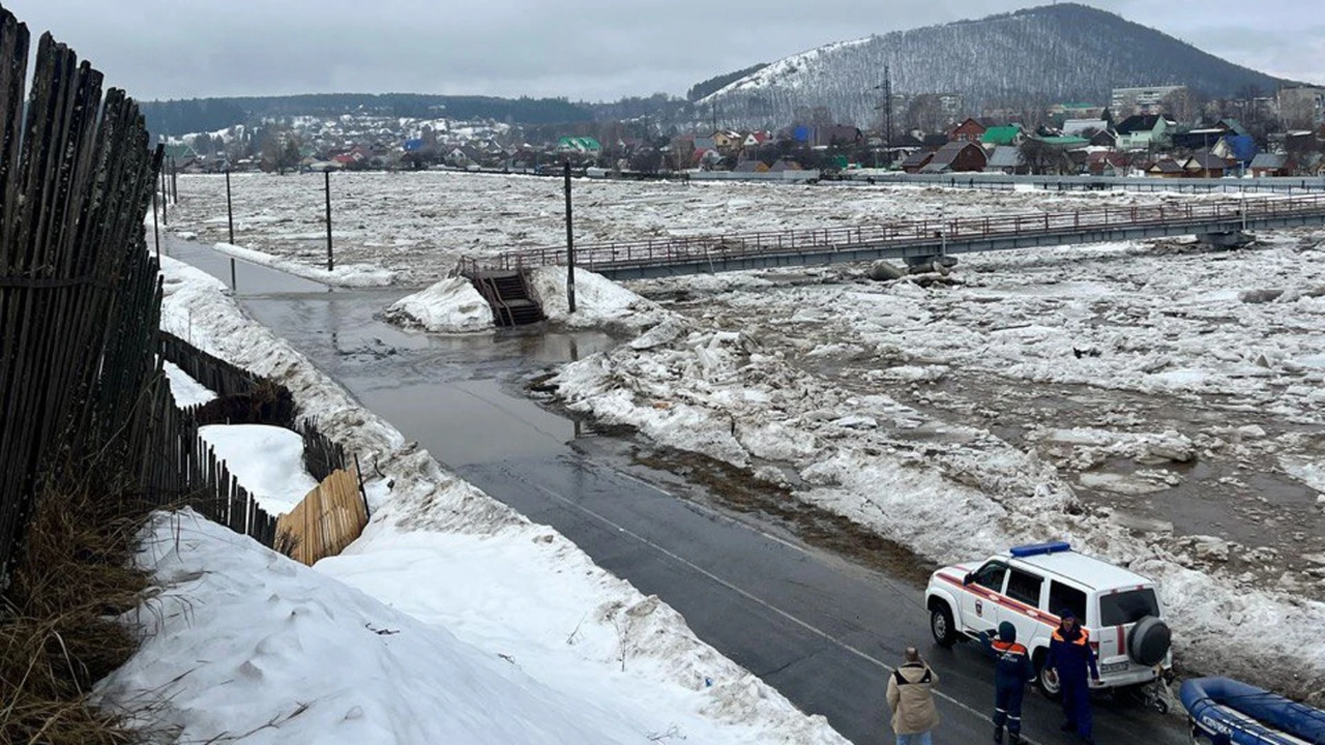 Estado de emergencia presentado: en Asha destruir la congestión de hielo en el río Sim