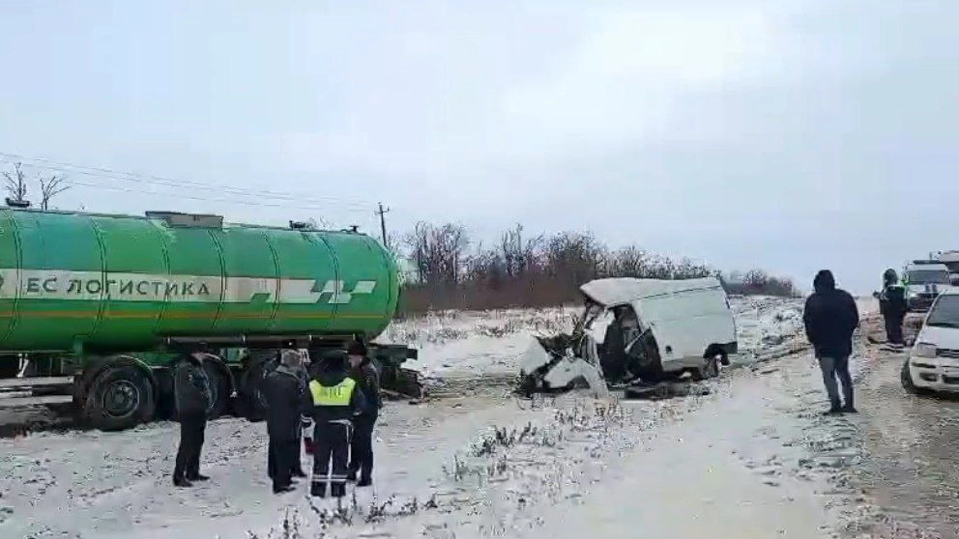 На трассе под Волгоградом погибли два человека