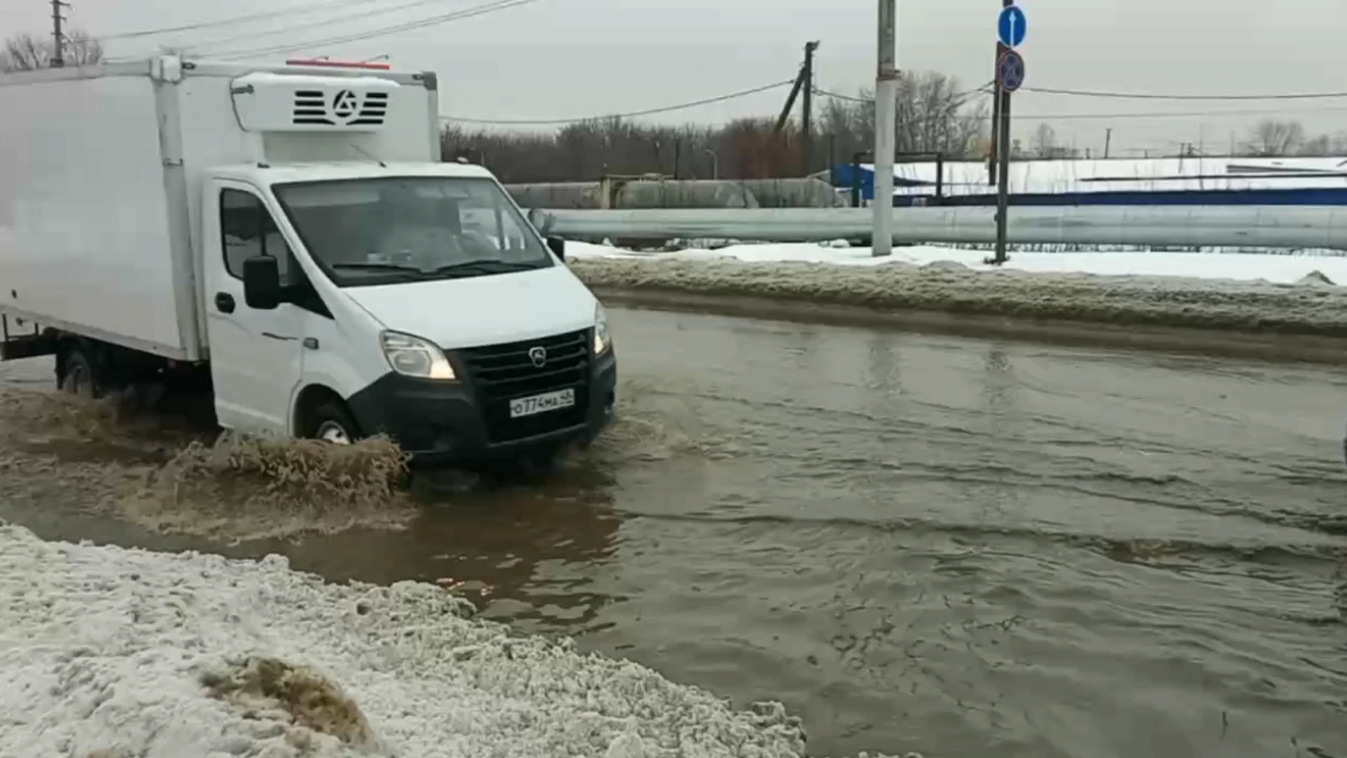 Дороги и улицы Липецка затопило после дождя и оттепели