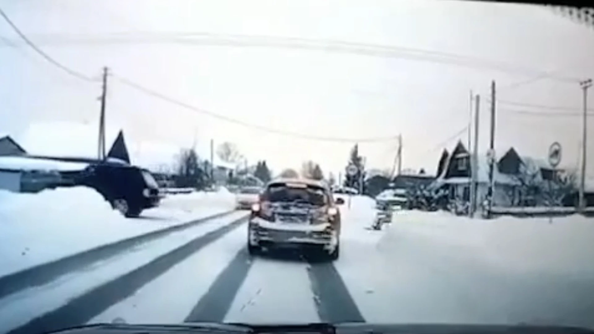 Водитель из видео с опасной буксировкой ребенка сам пришел в полицию