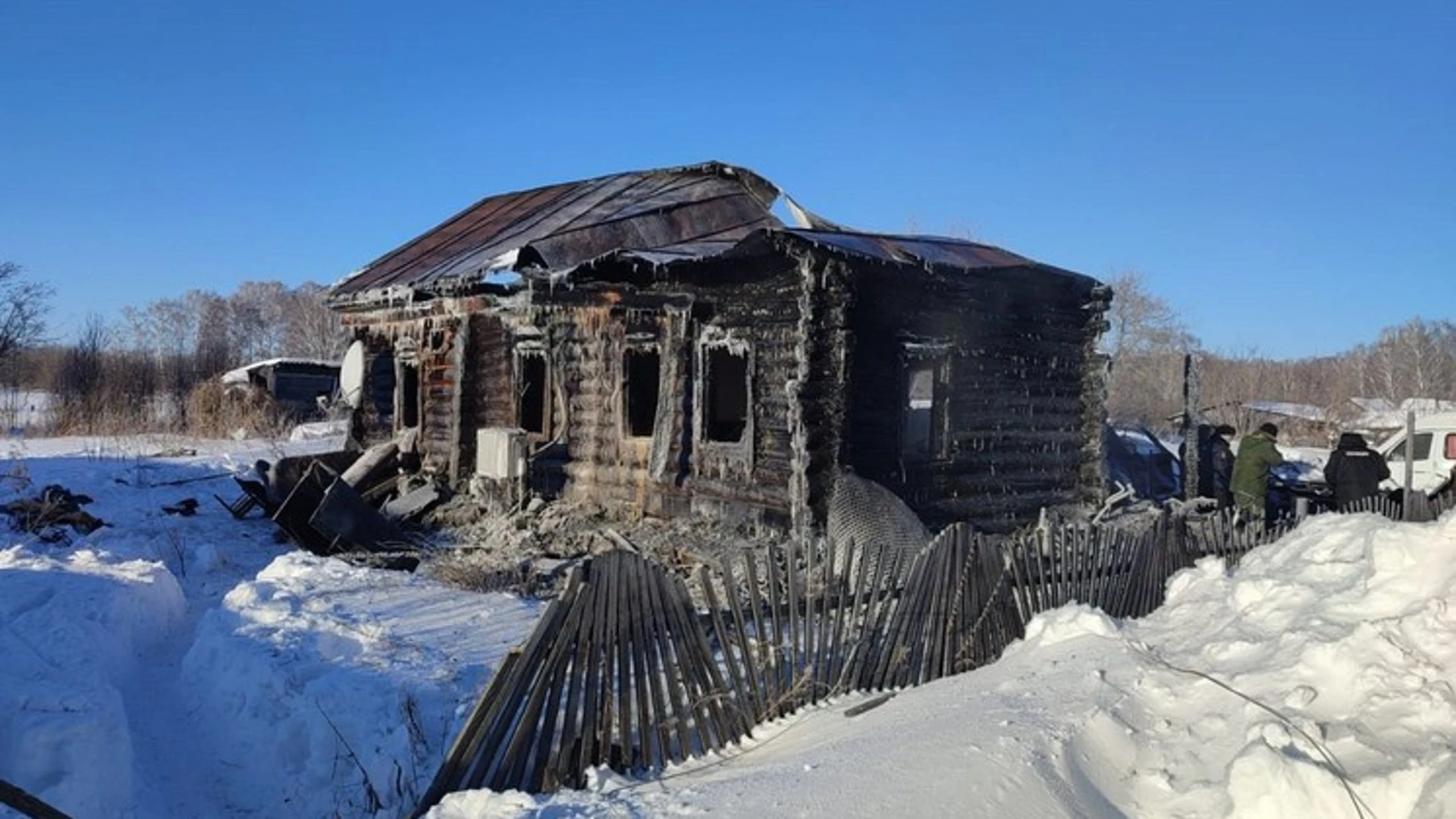 Под Новосибирском в огне погибли двое маленьких детей с мамой