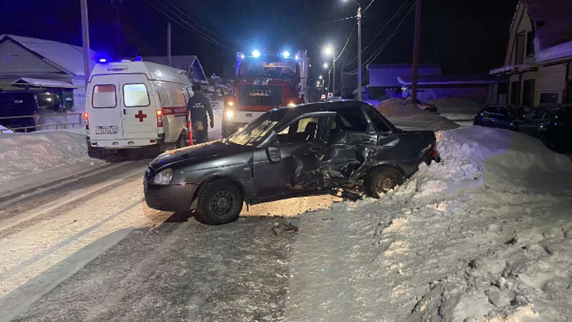 Шестеро детей пострадали в ДТП в Тюменской области