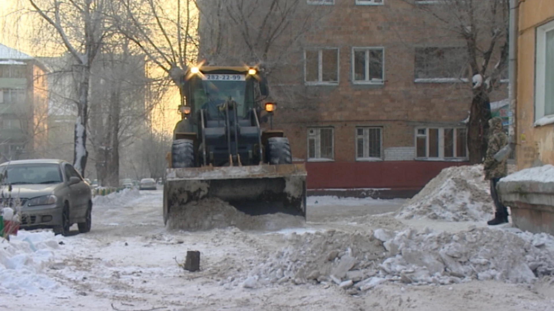 Жалобы на уборку снега в Красноярске с каждым днем только увеличиваются