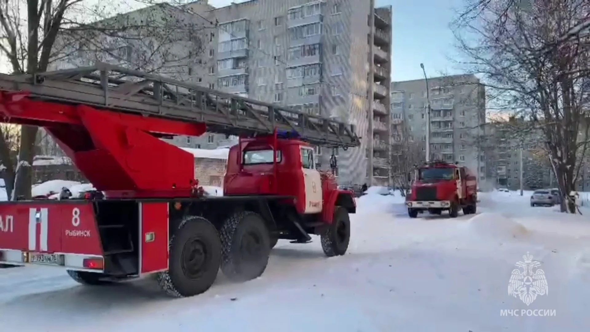 Трех человек спасли при пожаре в рыбинской многоэтажке