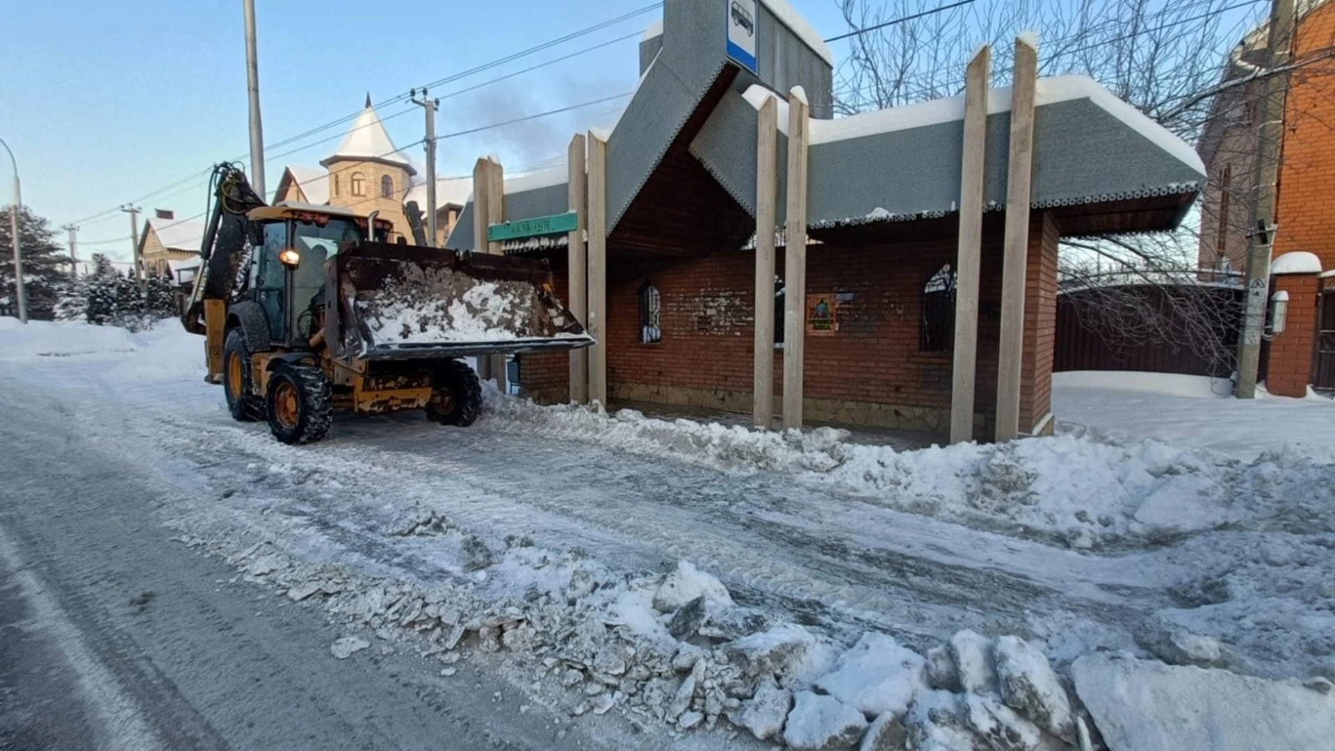 В Оренбурге вывезли еще более восьми тысяч кубометров снега