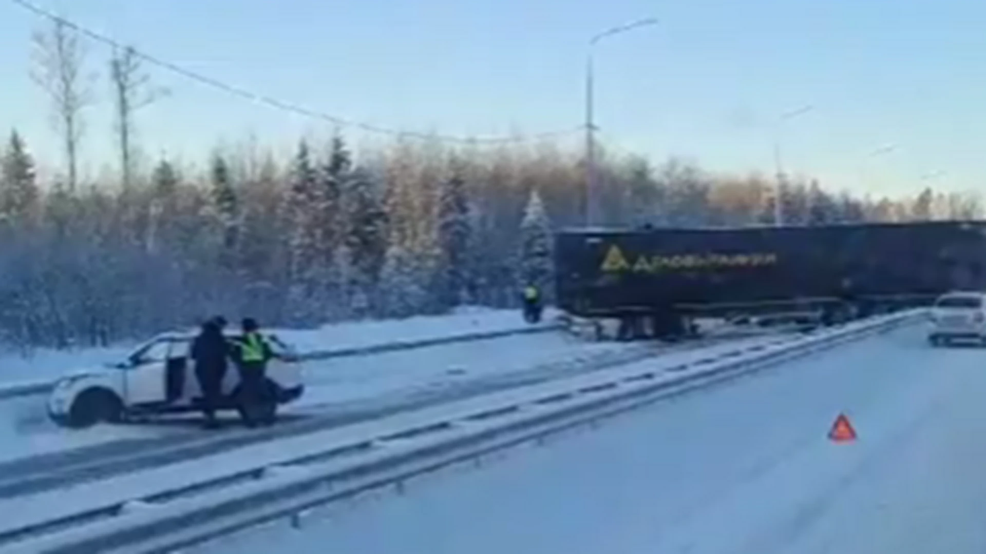 ДТП перекрыло движение на трассе М-12 во Владимирской области