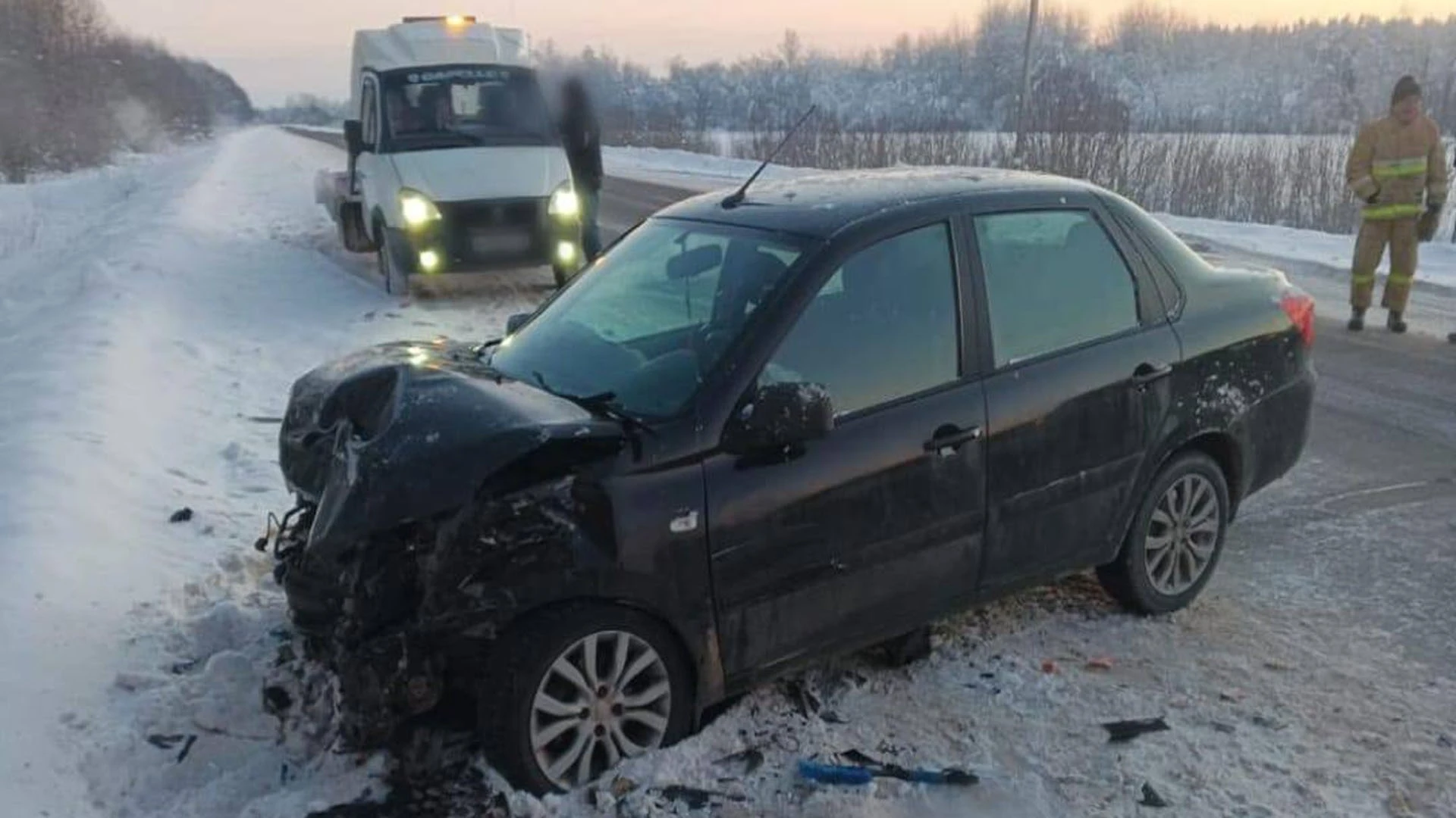 Трое человек, в том числе двое детей, пострадали в ДТП в Угличском районе