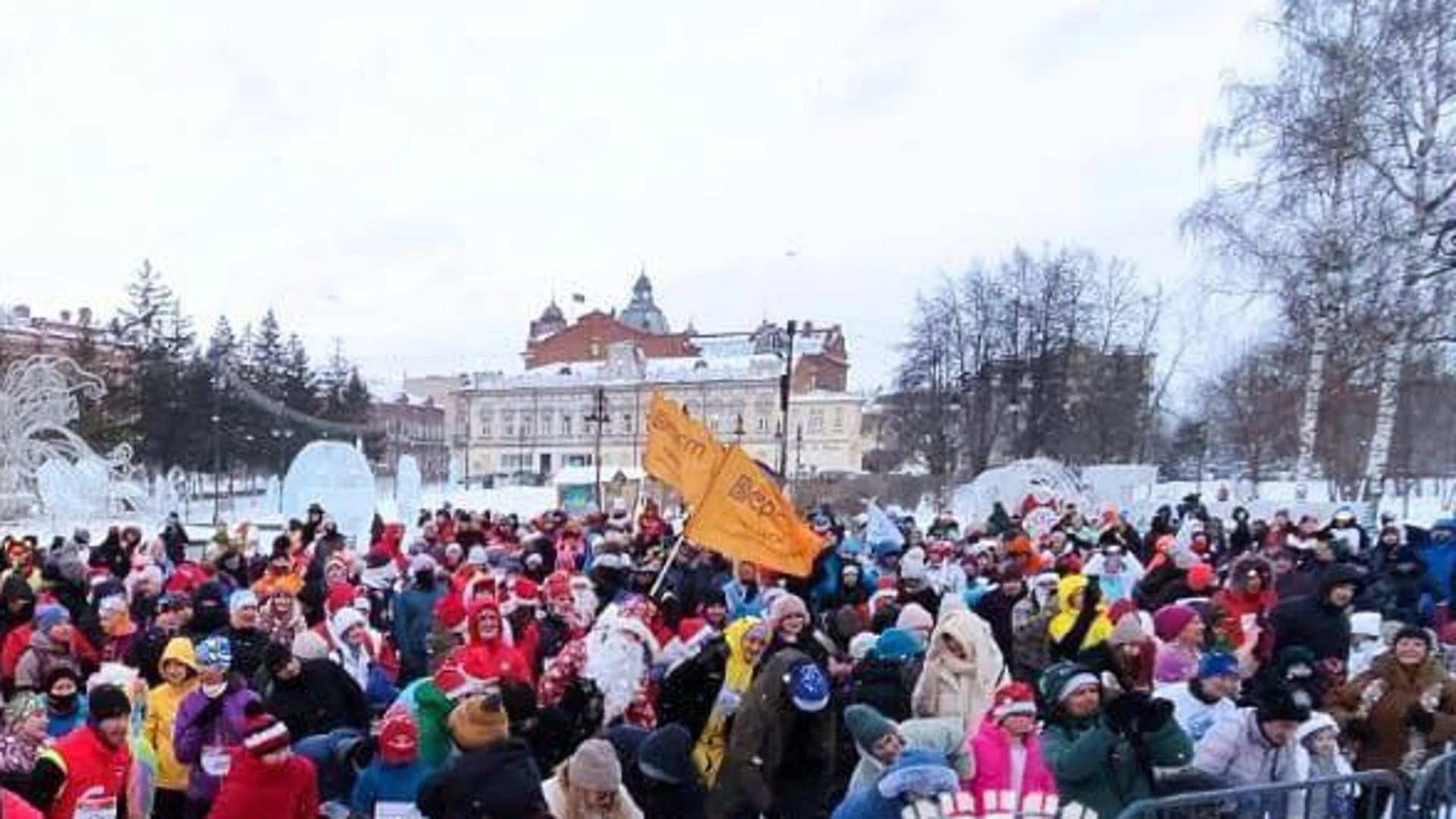 Сотни томичей приняли участие в новогоднем забеге