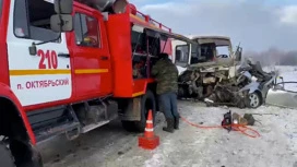 В лобовом столкновении на челябинской трассе погибли двое