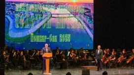 Yuri Zaitsev e Nikolai Burlyaev inauguraram solenemente o festival "Eco do fórum internacional de cinema "Cavaleiro de Ouro" em Ioshkar-Ola.