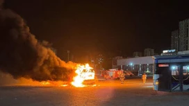 Tel Aviv'in bir banliyöde birkaç otobüs patladı