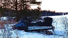 Брат и сестра перевернулись на снегоходе в Иркутской области, мальчик погиб