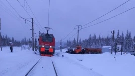 "Камаз" дорожников выехал под поезд в Красноярском крае