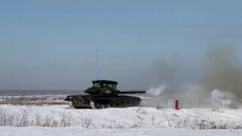 Sur le polygone de Sverdlovsk, les tankistes du district militaire central ont mené des exercices.