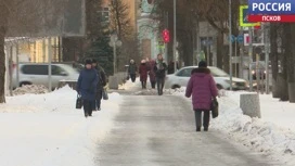 Можно переломать все. Псковичи жалуются на гололед во дворах