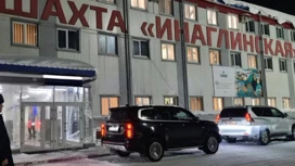 На угольном месторождении в Якутии обрушилась порода, под завалами ищут горняка