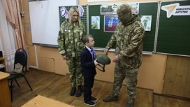 Боец СВО встретился с написавшим ему письмо первоклассником из Липецкой области