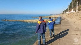 В Сочи спасатели продолжают поиск пропавшего в море рыбака