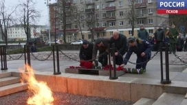 На площади Победы в Пскове прошел митинг в память о погибших за Родину