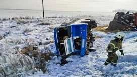 Двух пострадавших в ДТП с автобусом в Омской области направили в реанимацию