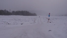 Автомобиль с людьми провалился под лед в Амурском заливе