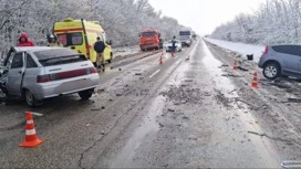 Опасные маневры в гололёд стали причиной смертельного ДТП в Усть-Лабинском районе