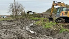 В Анапе расчищают водоотводные каналы и русла рек