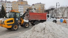 Свыше 470 спецмашин вышли на уборку улиц в Тюмени