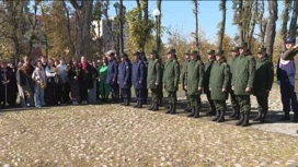 В День памяти жертв политических репрессий во Владикавказе возложили цветы к памятнику "Камень слёз"