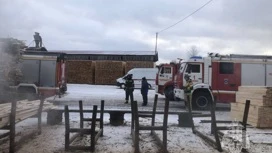 Пожарные тушат пилораму в Ивановском районе