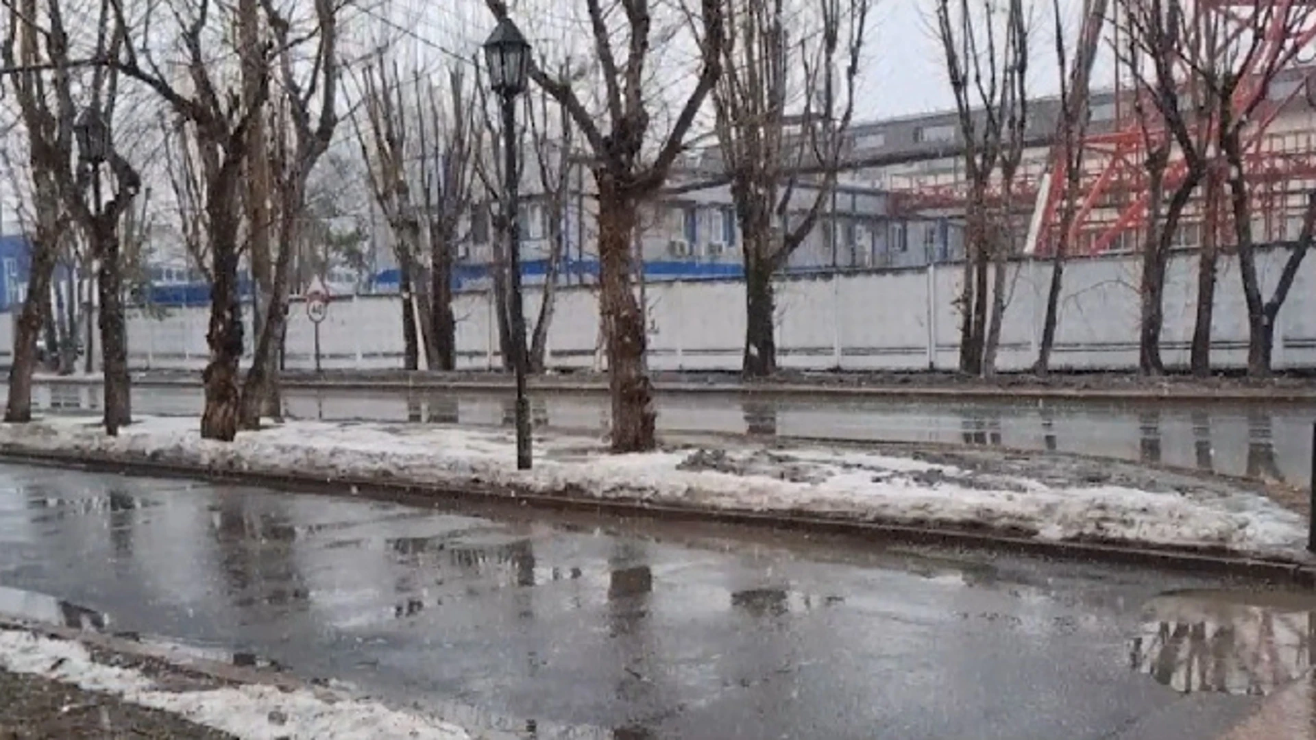 Regen mit Schneevorhersage März 19 in Tyumen