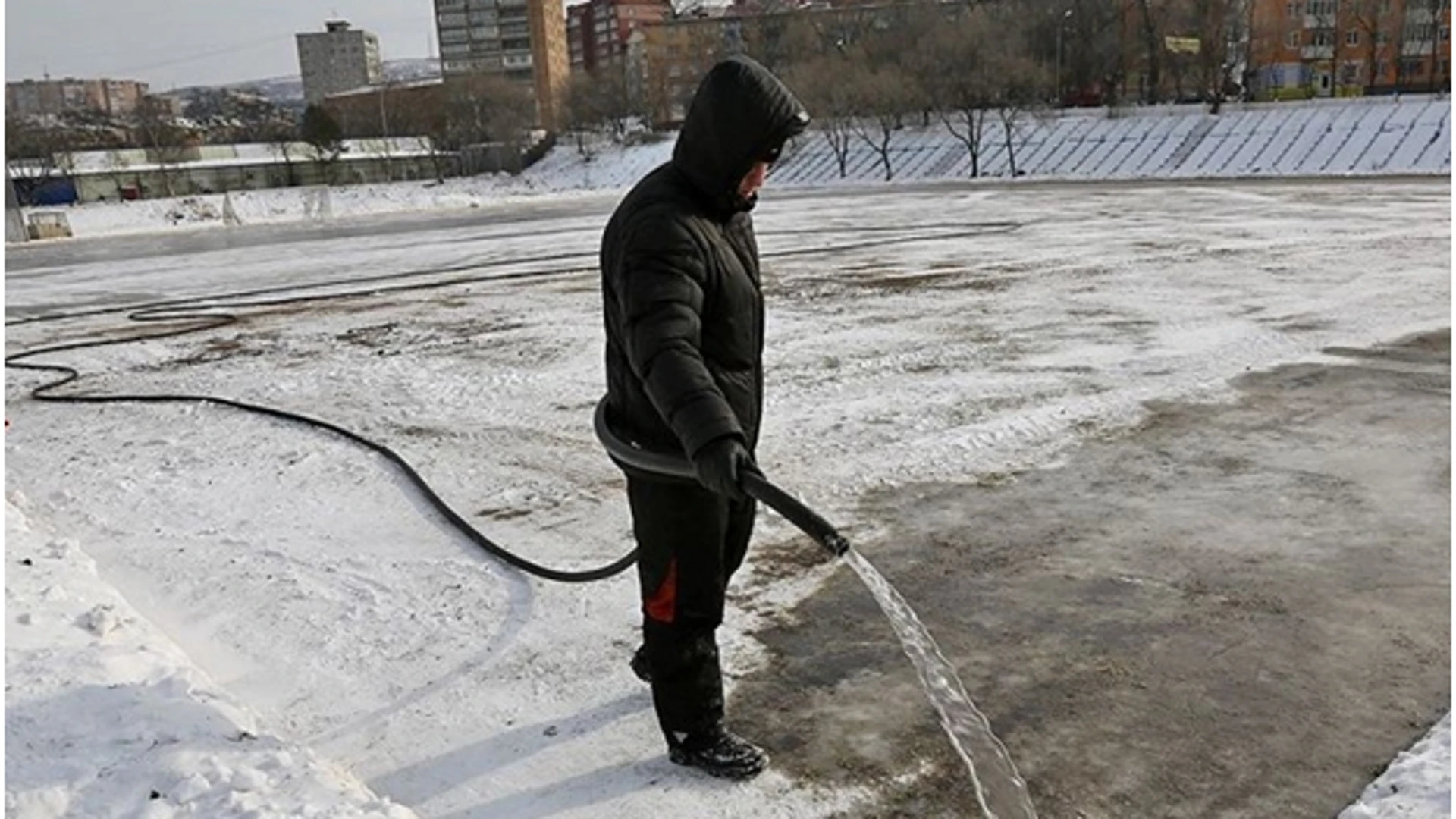 Более 40 катков зальют по дворах и парках Орска к Новому году