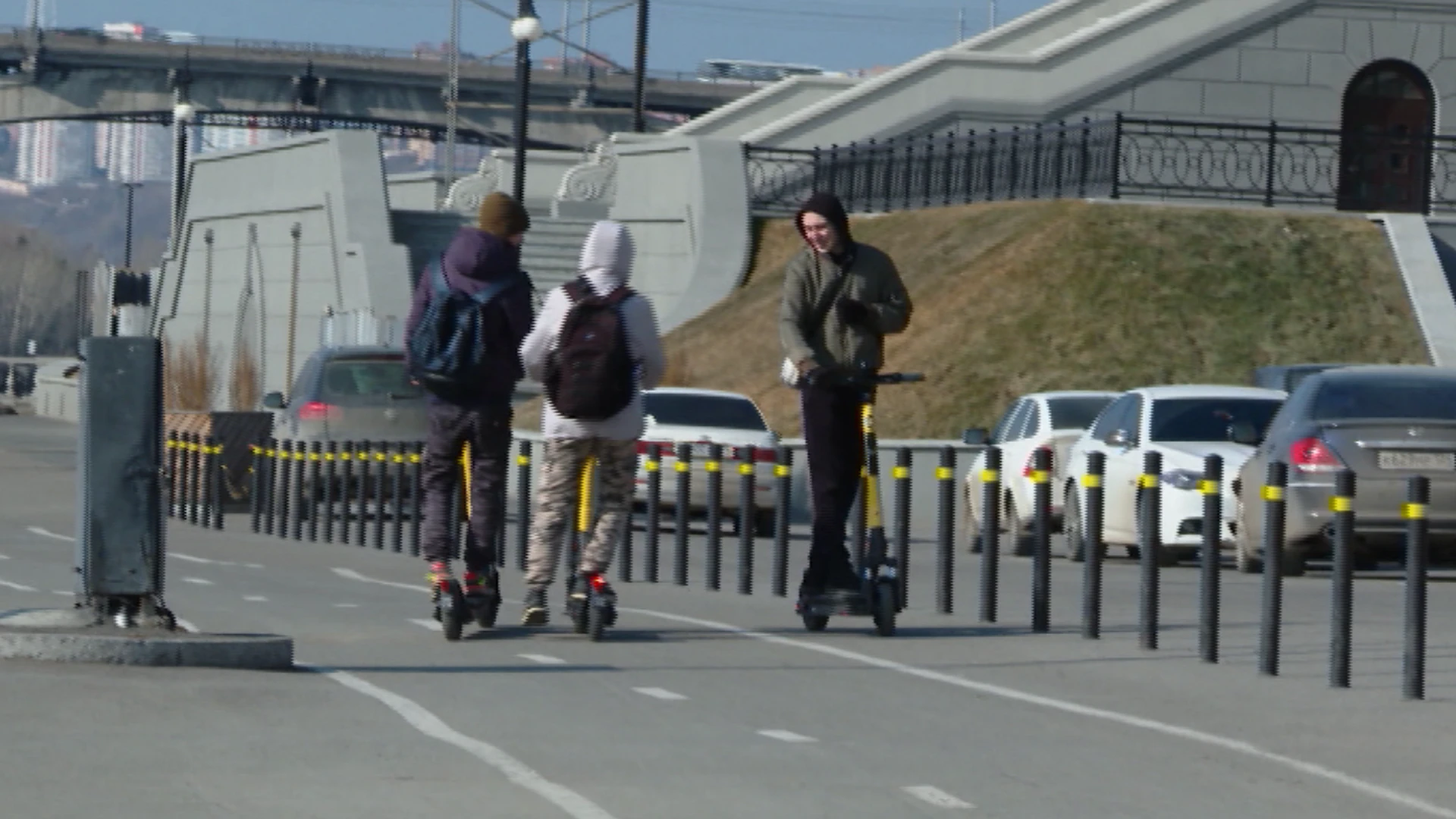 Krasnoyarsk, elektrikli scooterların sezonunu açtı