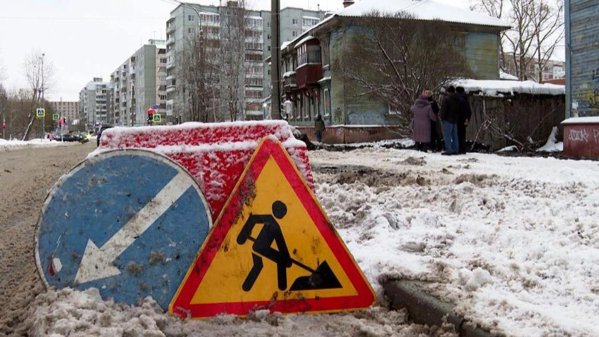 Больше недели сидят без воды жители одного из деревянных домов в центре Архангельска