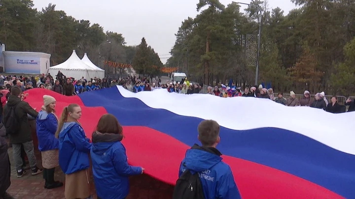 Conduce. En Chelyabinsk, el concierto celebró el aniversario de la reunificación de la Crimea con Rusia