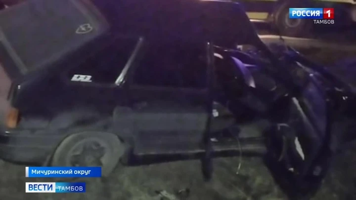 VestiTambov Camion rampé une voiture dans le quartier Michurinsky